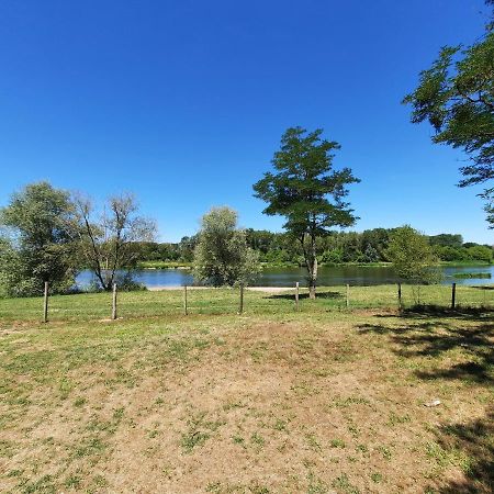 Camping Onlycamp Le Port Saint-Benoit-sur-Loire Exterior photo