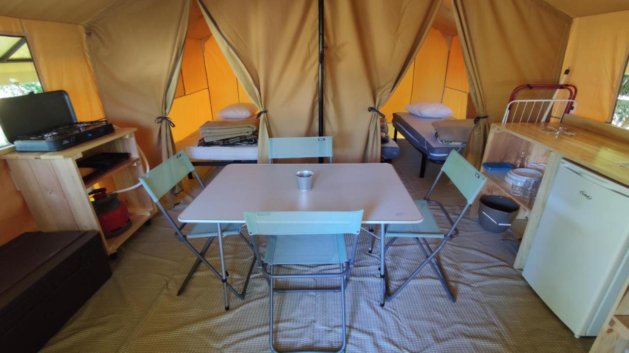 Camping Onlycamp Le Port Saint-Benoit-sur-Loire Exterior photo